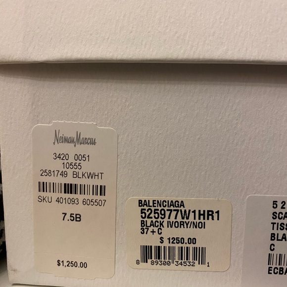 Houndstooth Balenciaga heels - Picture 3 of 13